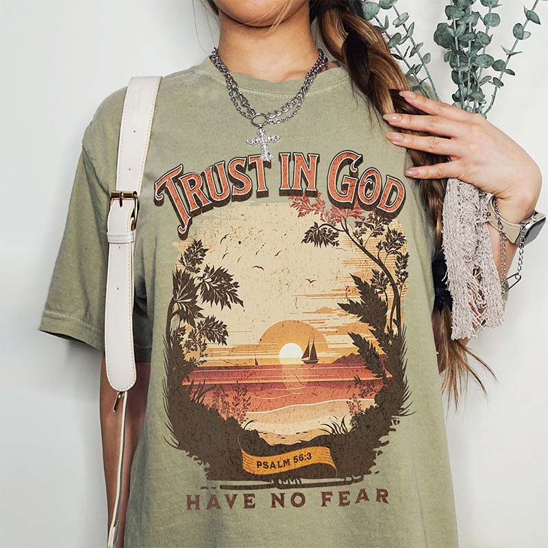 Trendy Trust In God T-shirt